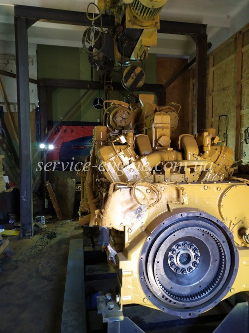 дизельный двигатель Caterpillar